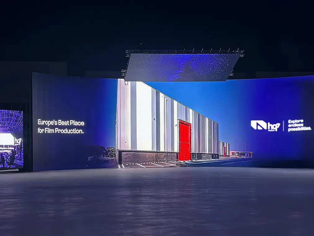 HQ7 Studio LED wall